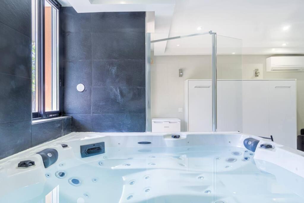 Laissepassetemps Apartment มาร์กเซย ภายนอก รูปภาพ